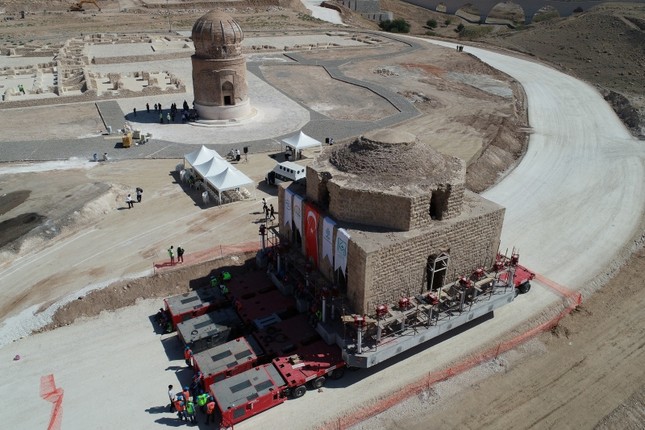 645x430-8-century-old-bathhouse-moved-from-flood-threatened-hasankeyf-in-southeastern-turkey-1533544244194