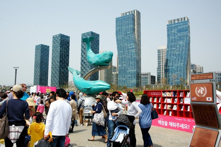 When CityLab's Linda Poon visited Songdo this spring, she spoke with residents who have had trouble building community in the new city.