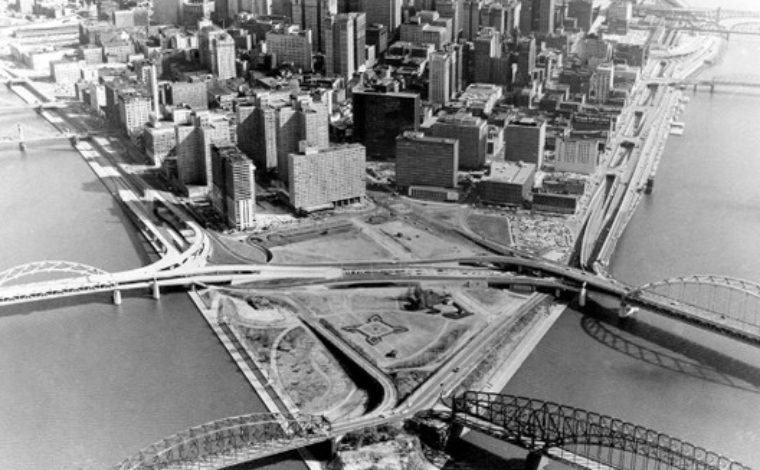 Postcard Pittsburgh: An Urban Renewal of an Underrated American City , Courtesy of The Monacelli Press/Brady Stewart Studio Inc