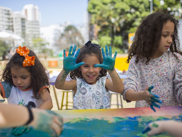 brazil-public-spaces-kids https://www.flickr.com/photos/wricidades/30502178776/in/album-72157675544352356/