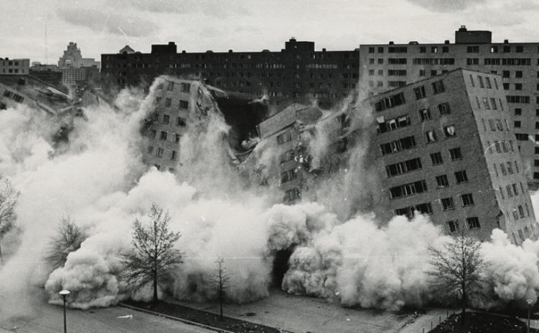 Pruitt-Igoe-collapses via wiki