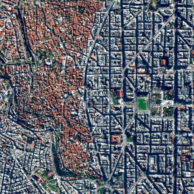 Thessaloniki, Greece. Created by @dailyoverview, source imagery: @maxartechnologies