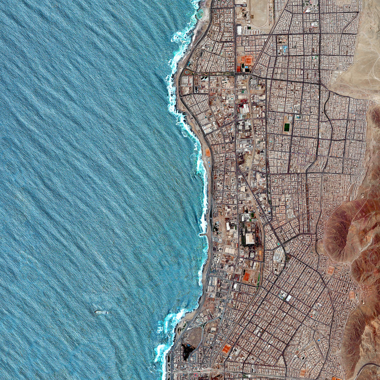 Kevin Lynch's Images of the City Through Aerial Photography, Antofagasta, Chile. Created by @overview. Source imagery: @maxartechnologies